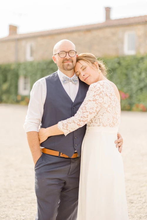 bonheur sourire événement robe gris